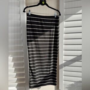 Boutique brand. Size L. Elegant Black and White Striped Skirt